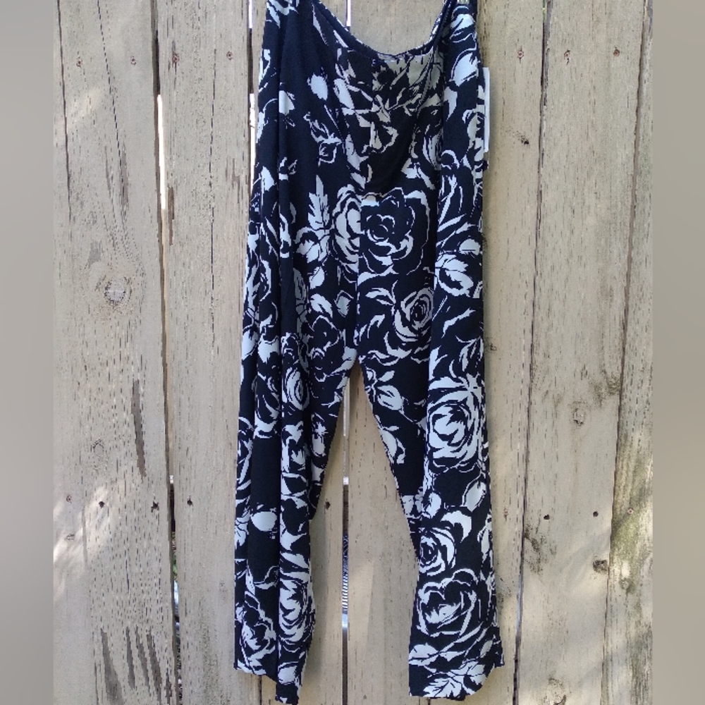 L R Lauren floral blk/wht wide leg pant sz 14 NWT.